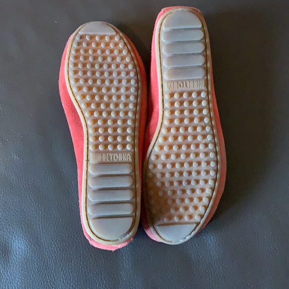 Minnetonka Kilty Hardsole Mocs - Picture 4 of 6